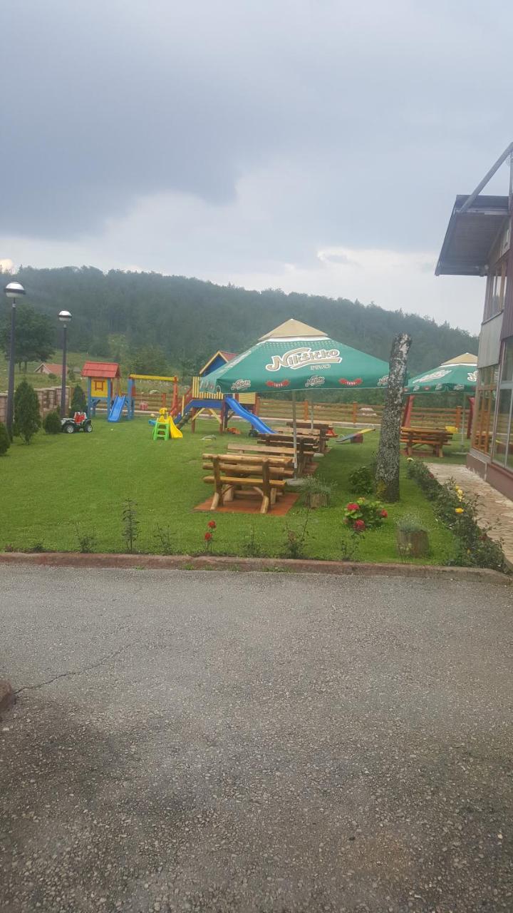 Pansion I Restoran ,, Pogled" Hotel Han Pijesak Exterior photo